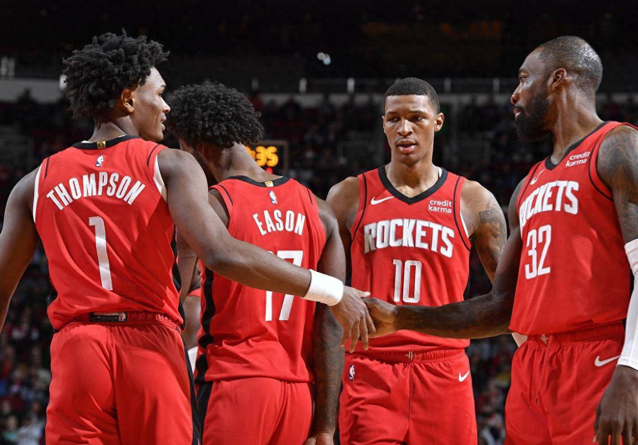 詹姆斯伤情更新：左腹股沟拉伤预计缺席1-2周 还需打7场才能评奖