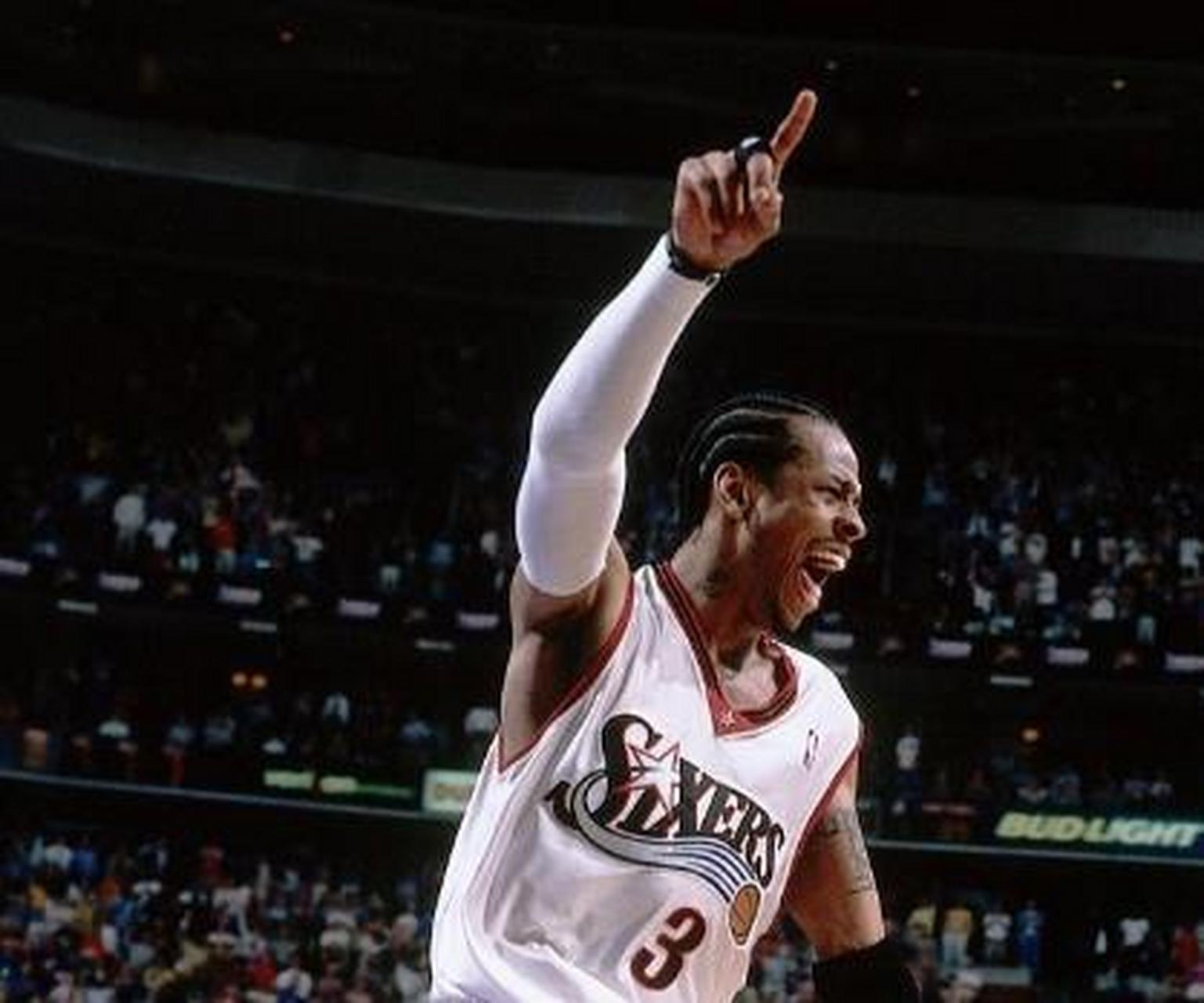 法尔克：纽卡等队曾想引进卡尔，但拜仁抢先与球员完成续约