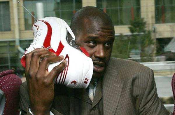 技术日渐精妙呀！字母哥背打转身后仰 皮球划过美妙弧线稳稳落袋