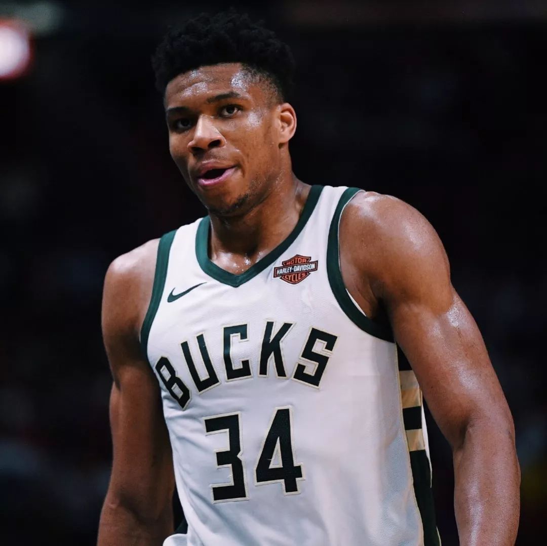 辽篮一战狂输“52分”！杨鸣真被广东打崩溃了：输现在更没未来？